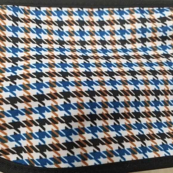 Nwot. Houndstooth Waistpack or Across the Body Pack. - Picture 9 of 12